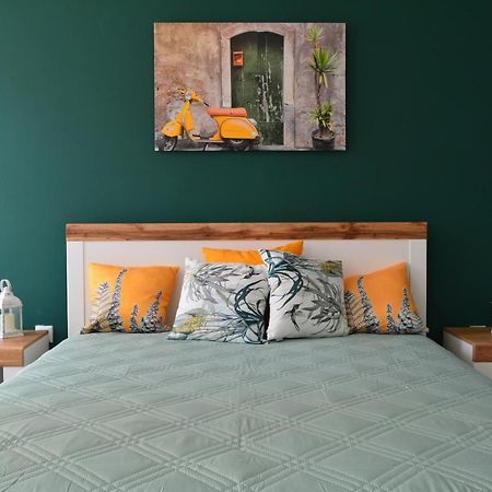 City Center Apartment Burgas Esterno foto