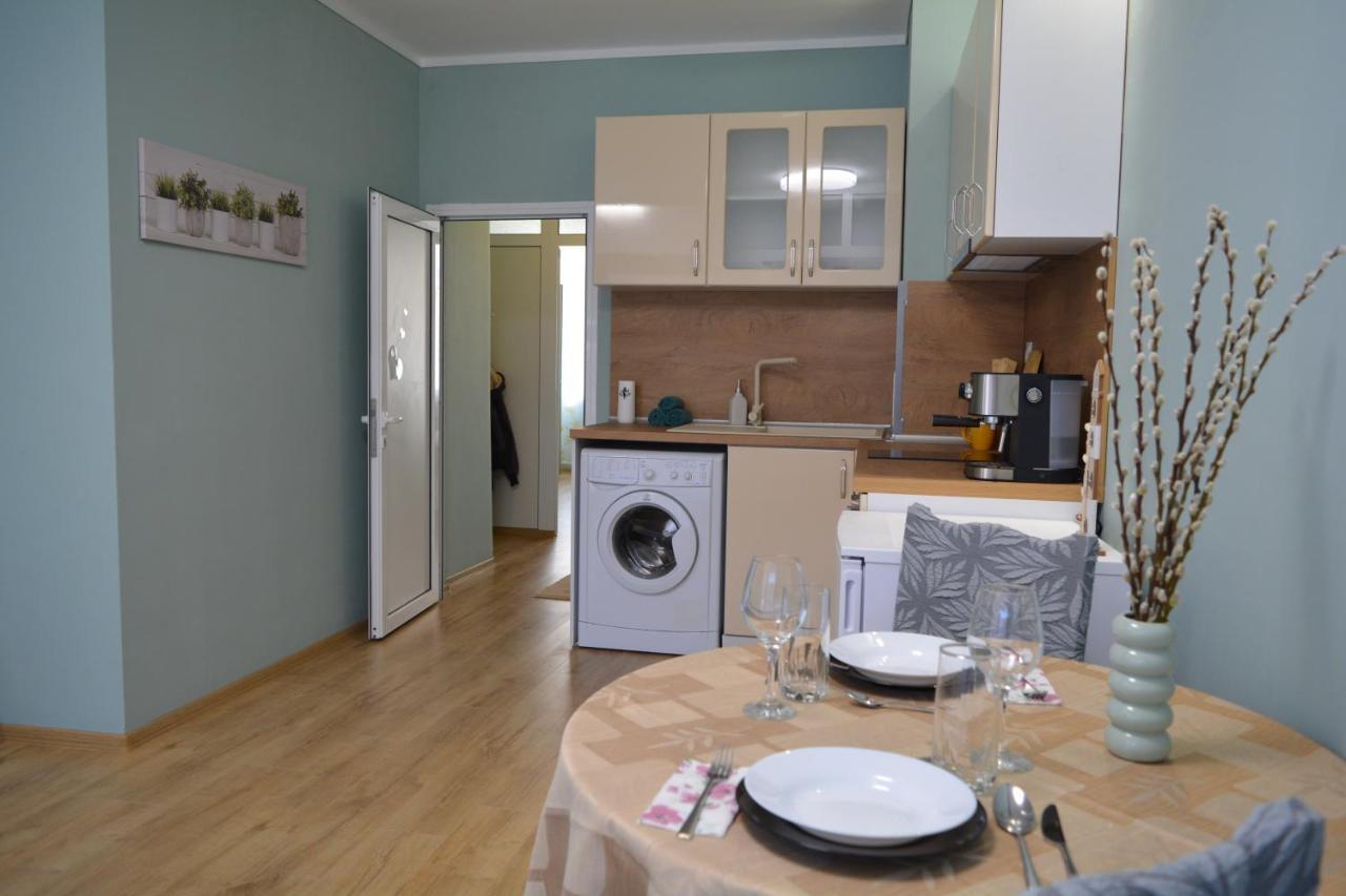 City Center Apartment Burgas Esterno foto