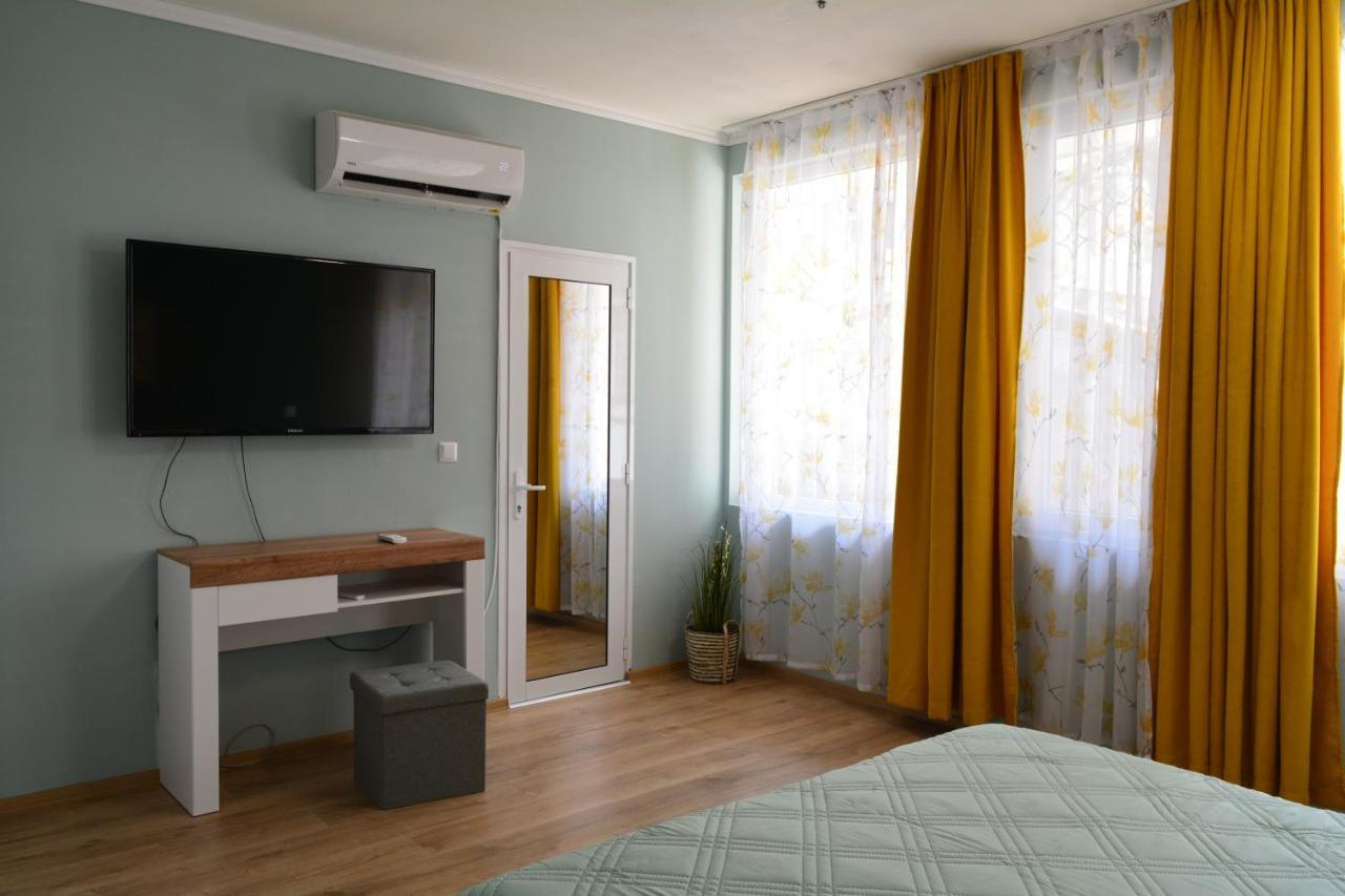 City Center Apartment Burgas Esterno foto